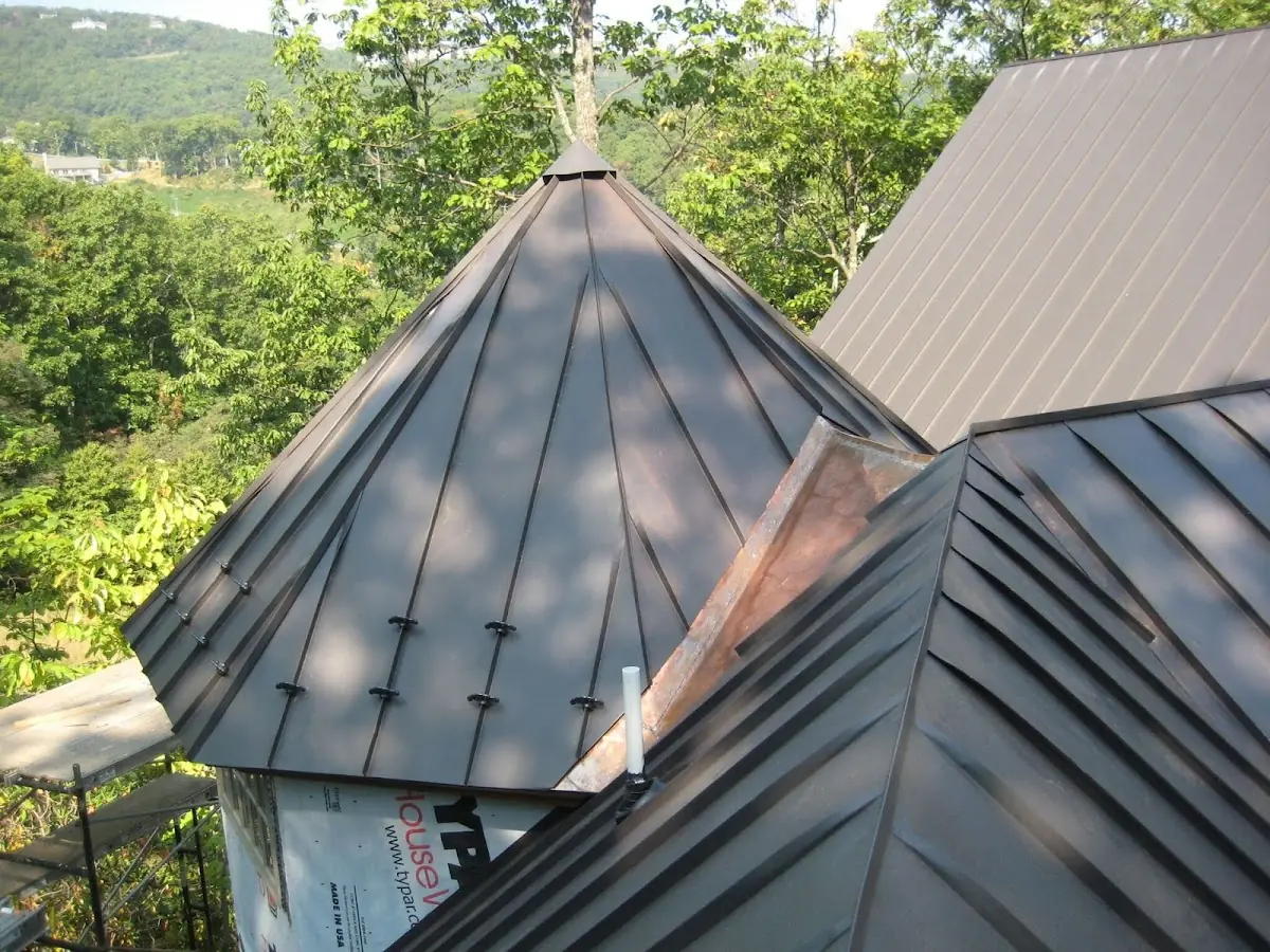 Professional Gutter Cleaning by Craftsman Roofing in Halawa